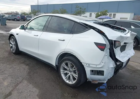2023 Tesla Model Y Awd/Long Range Dual Motor All-Wheel Drive z USA, uszkodzony, nr VIN 7SAYGDEE5PF633005